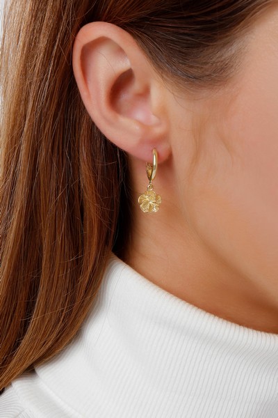 
	Gold Fusion Flower Design Earrings