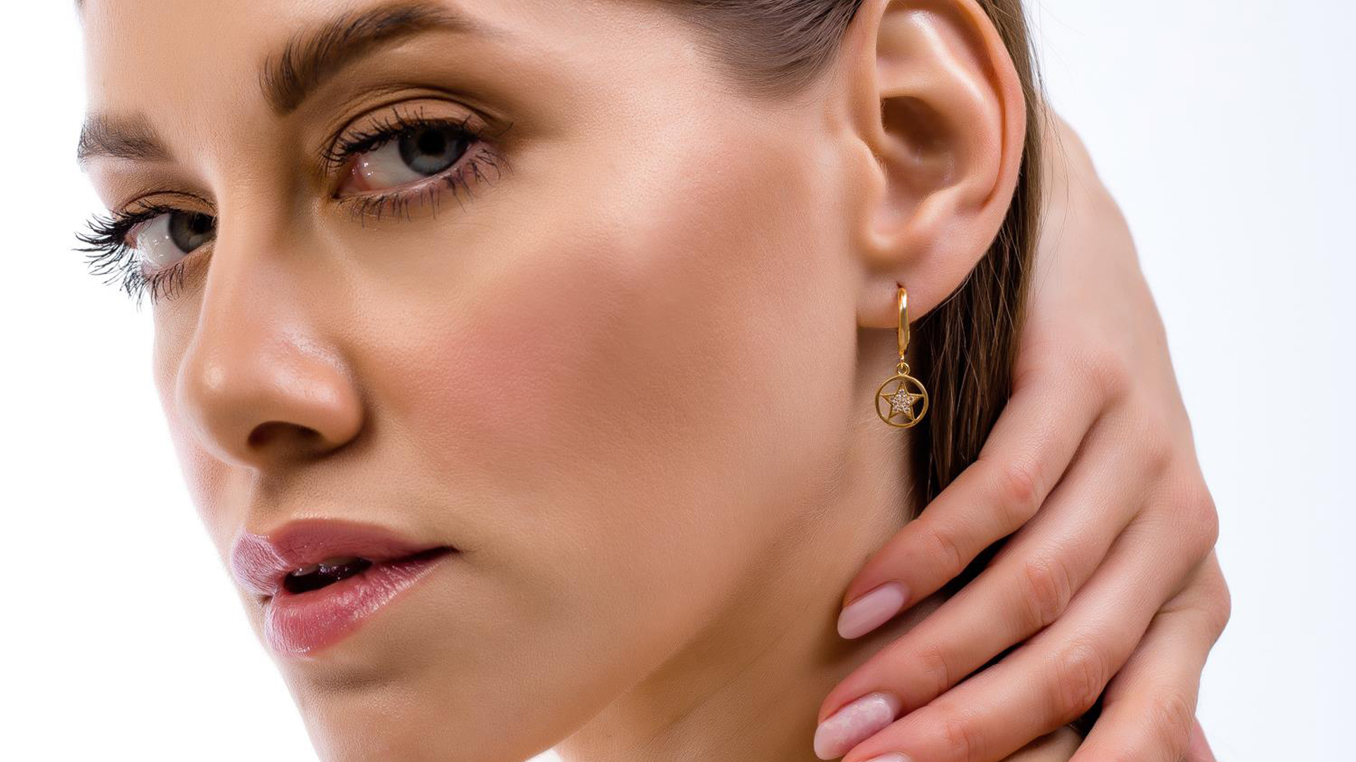 The Easy Way to Elegance: Gold Earrings
